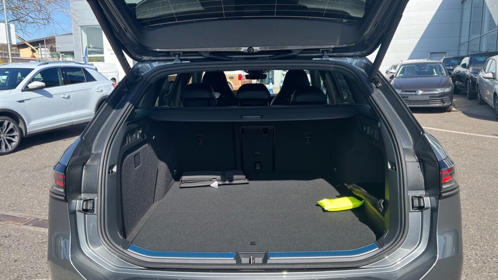 Used Volkswagen Passat 2025 for sale - 76474845: Photo 16