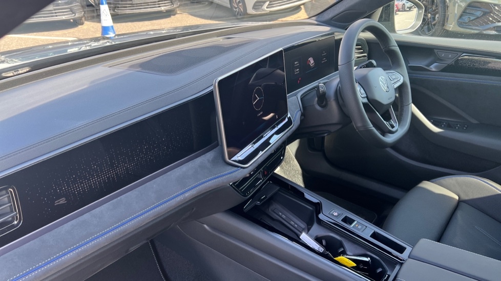 Used Volkswagen Passat 2025 for sale - 76474845: Photo 2