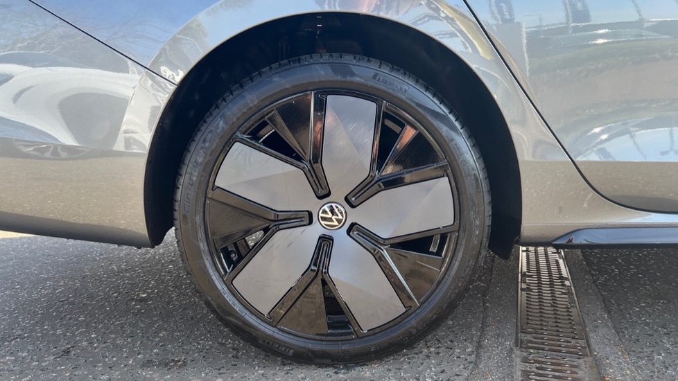 Used Volkswagen Passat 2025 for sale - 76474845: Photo 5