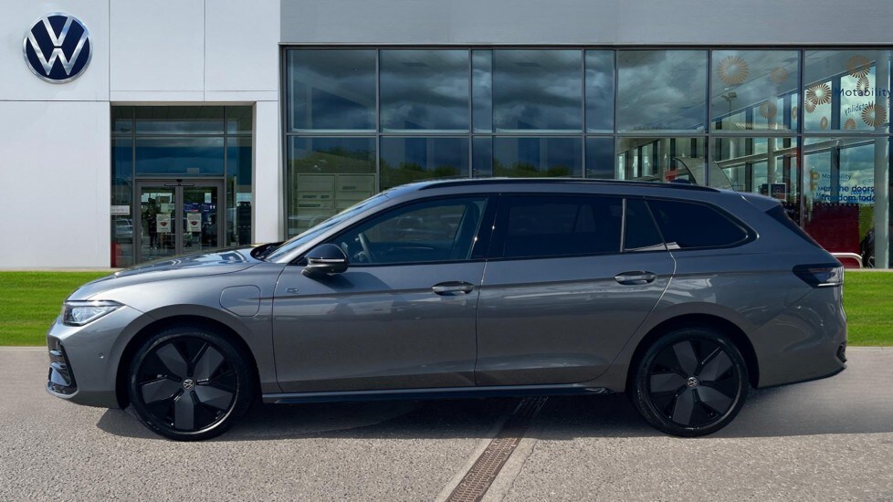 Used Volkswagen Passat 2025 for sale - 76474845: Photo 9