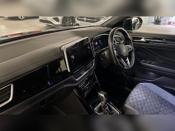 Used Volkswagen T-Roc 2022 for sale - 75675182: Photo