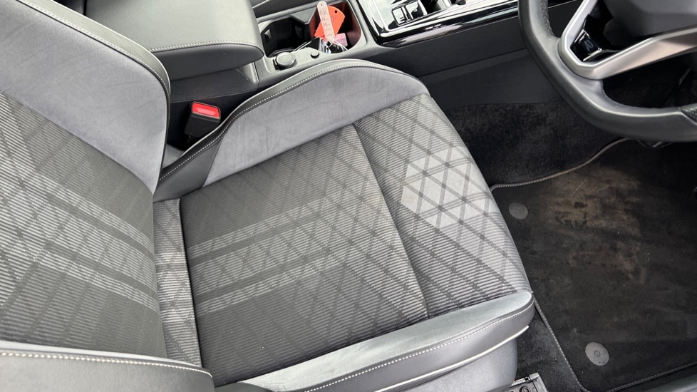 Used Volkswagen Golf 2024 for sale - 76556796: Photo 39