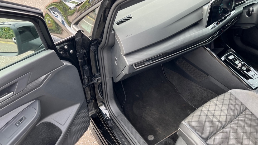 Used Volkswagen Golf 2024 for sale - 76556796: Photo 42