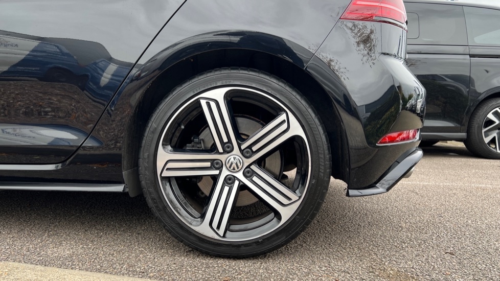 Used Volkswagen Golf 2017 for sale - 76842083: Photo 19