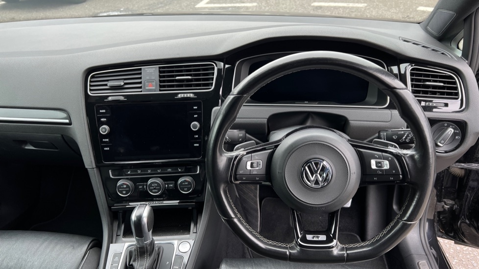 Used Volkswagen Golf 2017 for sale - 76842083: Photo 27