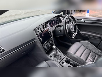 Used Volkswagen Golf 2017 for sale - 76842083: Photo