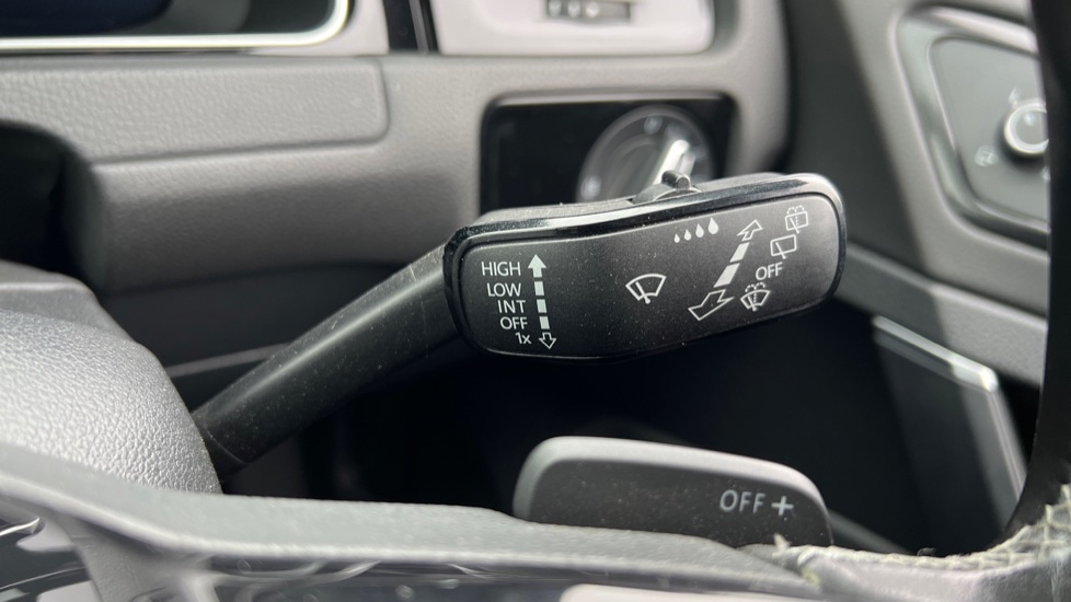 Used Volkswagen Golf 2017 for sale - 76842083: Photo 32