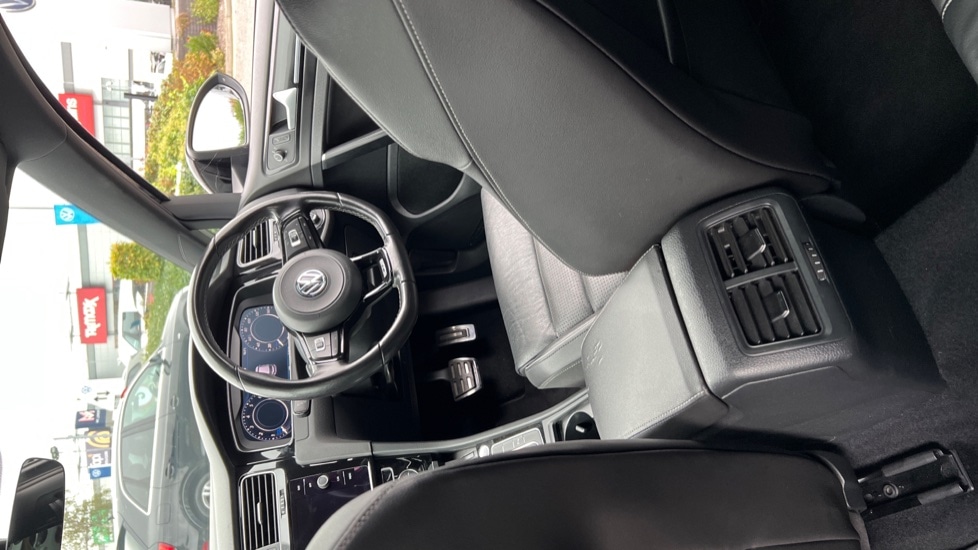 Used Volkswagen Golf 2017 for sale - 76842083: Photo 41