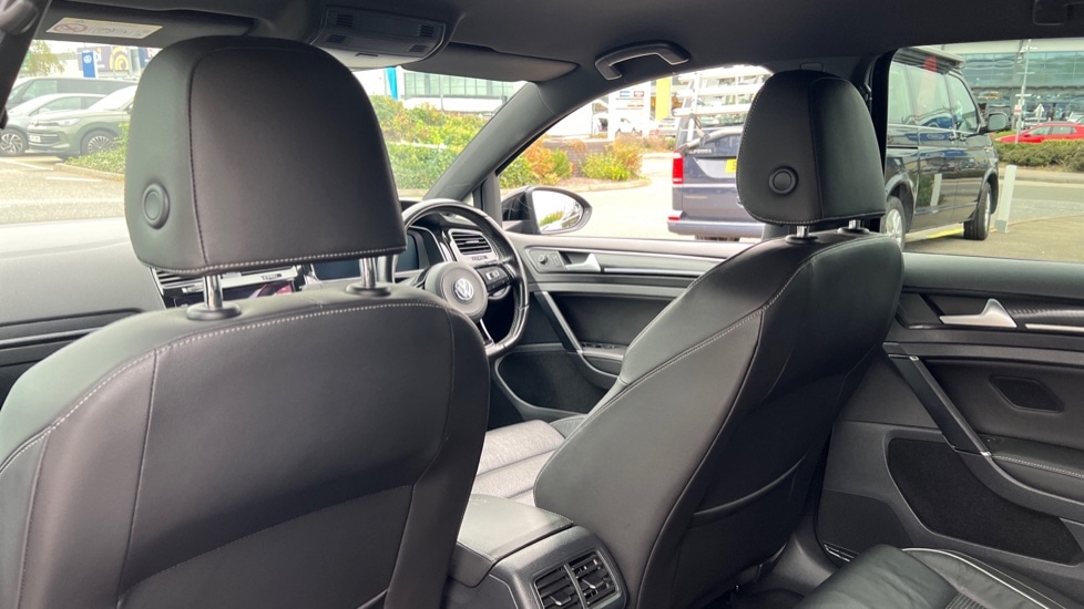 Used Volkswagen Golf 2017 for sale - 76842083: Photo 45