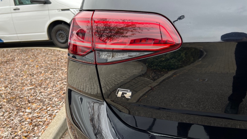 Used Volkswagen Golf 2017 for sale - 76842083: Photo 52