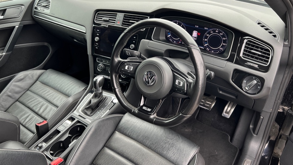 Used Volkswagen Golf 2017 for sale - 76842083: Photo 6