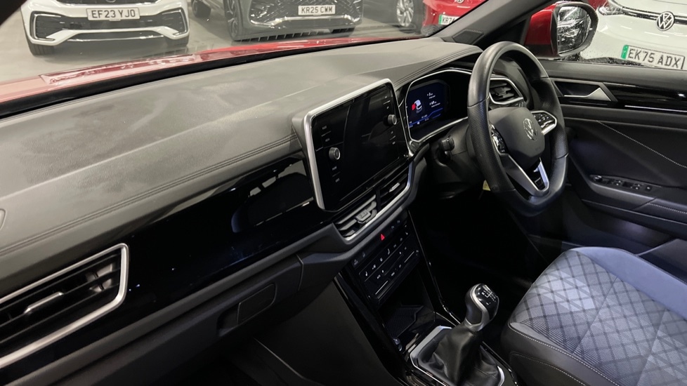 Used Volkswagen T-Roc 2022 for sale - 76438053: Photo 2