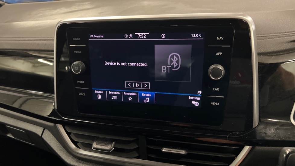 Used Volkswagen T-Roc 2022 for sale - 76438053: Photo 25