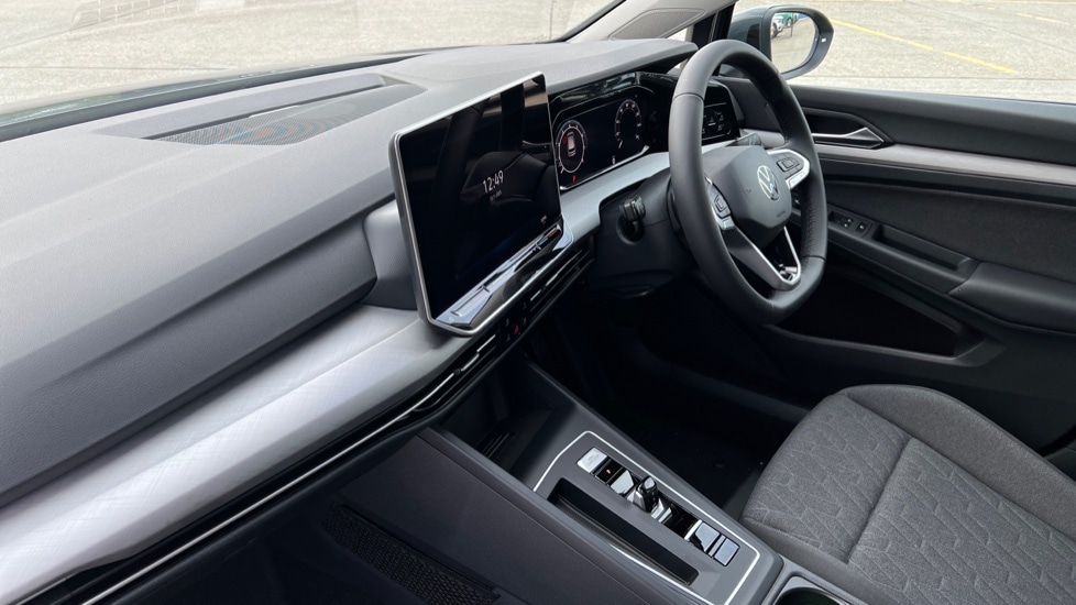 Used Volkswagen Golf 2025 for sale - 76873875: Photo 2