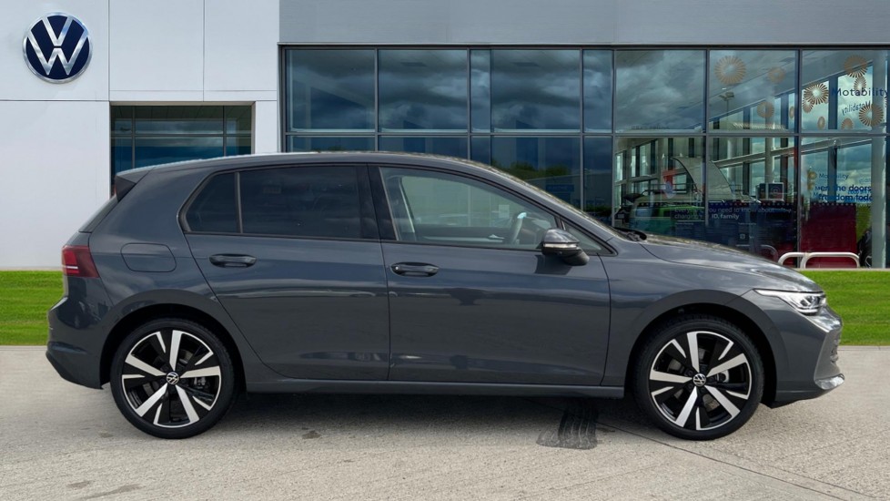 Used Volkswagen Golf 2025 for sale - 76873875: Photo 4