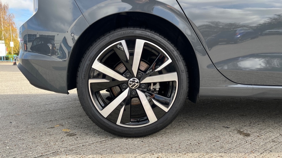 Used Volkswagen Golf 2025 for sale - 76873875: Photo 5