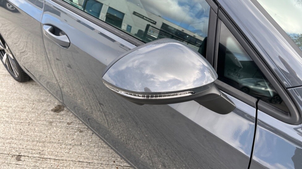 Used Volkswagen Golf 2025 for sale - 76873875: Photo 51