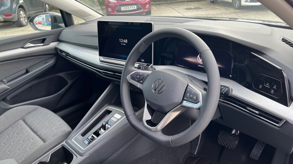 Used Volkswagen Golf 2025 for sale - 76873875: Photo 6