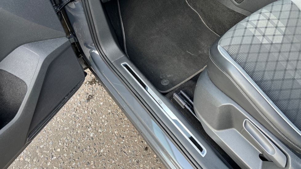 Used Volkswagen Tiguan 2021 for sale - 76873919: Photo 42