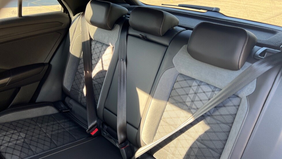 Used Volkswagen T-Roc 2025 for sale - 76025272: Photo 15