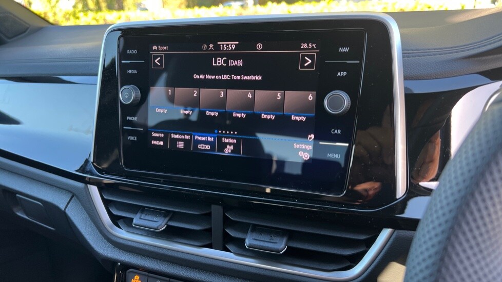 Used Volkswagen T-Roc 2025 for sale - 76025272: Photo 25