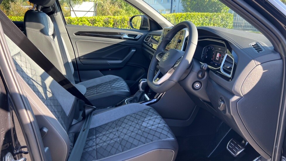 Used Volkswagen T-Roc 2025 for sale - 76025272: Photo 26