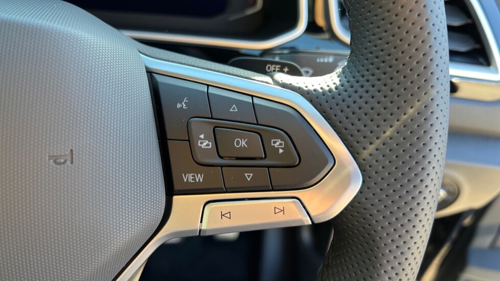 Used Volkswagen T-Roc 2025 for sale - 76025272: Photo 30