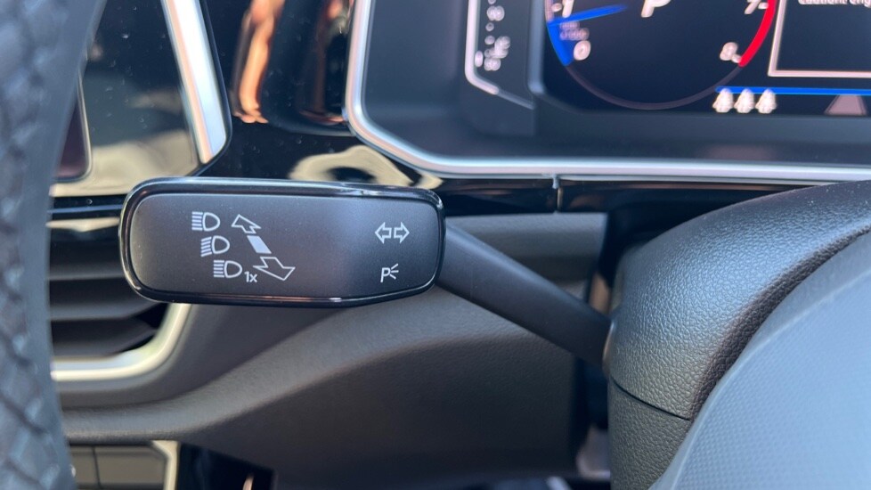 Used Volkswagen T-Roc 2025 for sale - 76025272: Photo 33