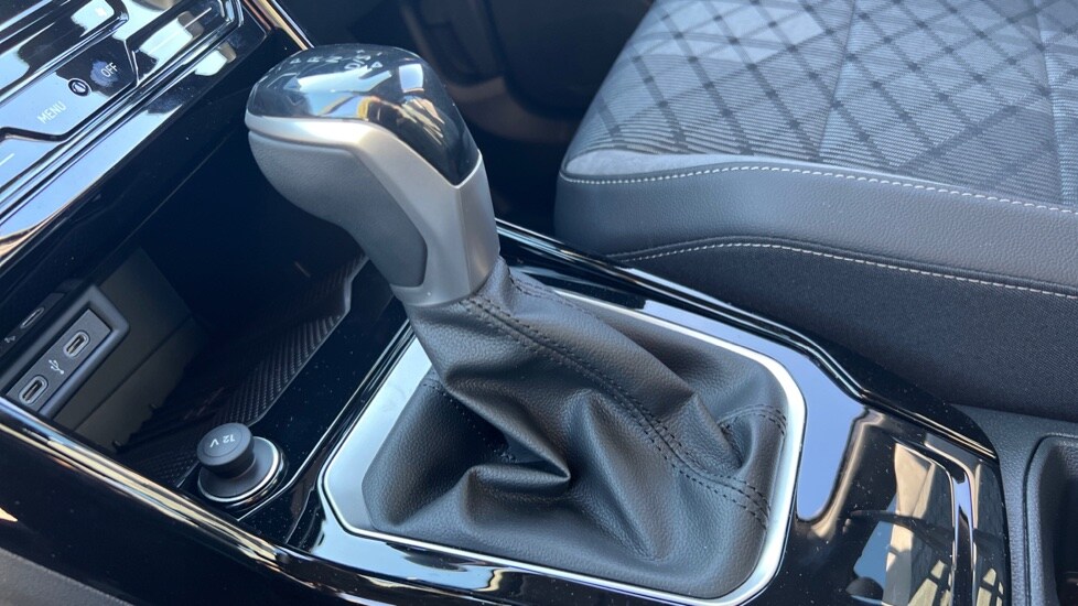 Used Volkswagen T-Roc 2025 for sale - 76025272: Photo 36