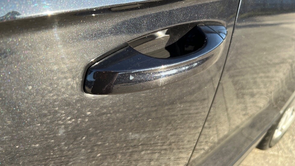 Used Volkswagen T-Roc 2025 for sale - 76025272: Photo 43