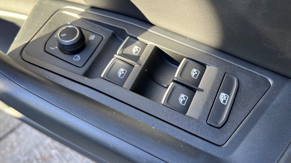 Used Volkswagen T-Roc 2025 for sale - 76025272: Photo 54