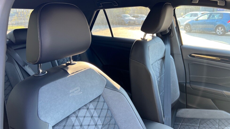 Used Volkswagen T-Roc 2025 for sale - 76025272: Photo 55