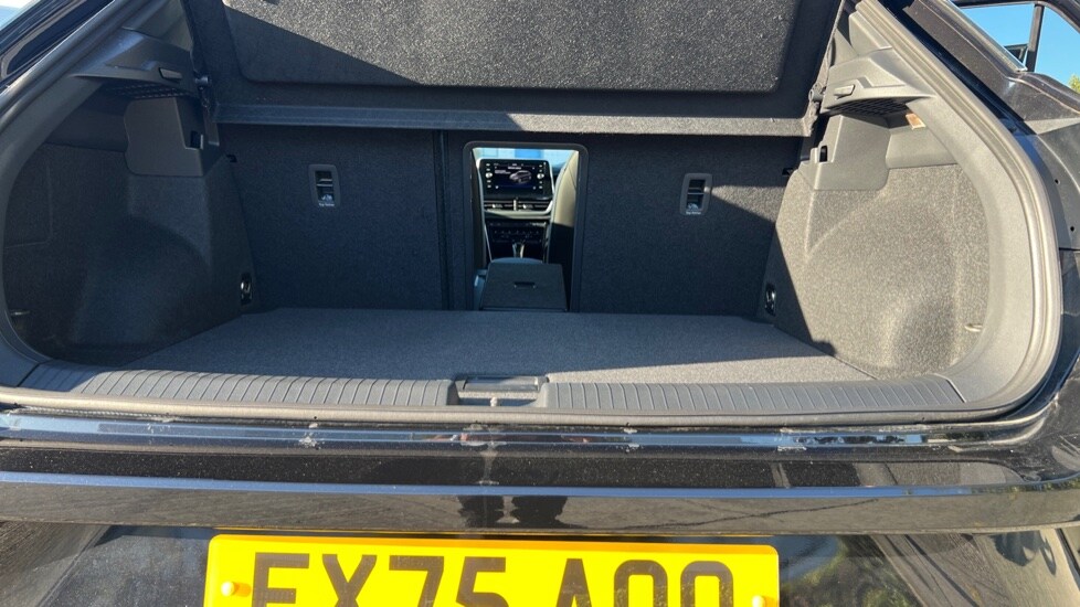 Used Volkswagen T-Roc 2025 for sale - 76025272: Photo 63