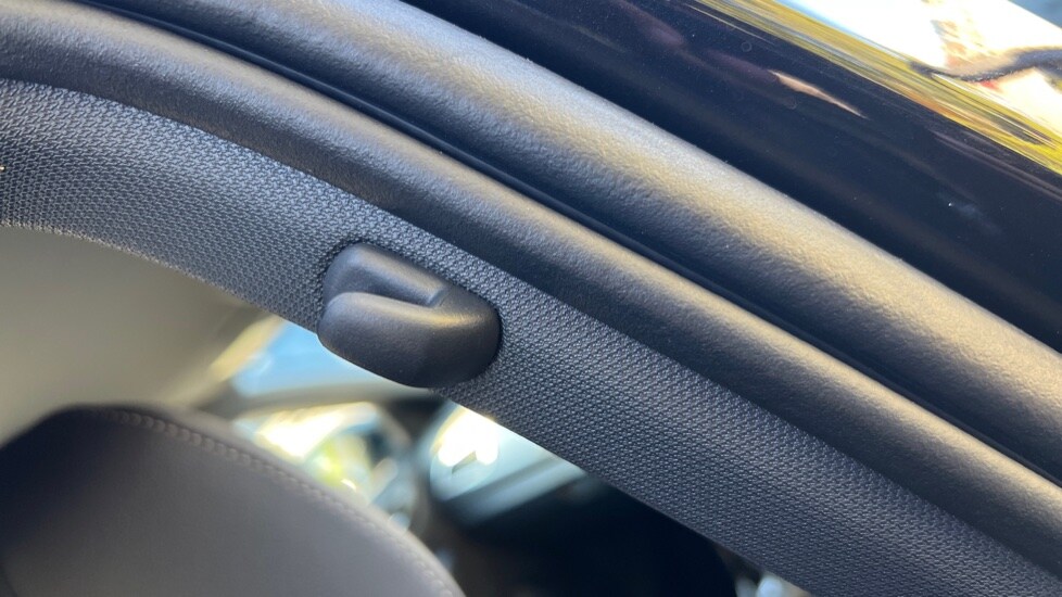 Used Volkswagen T-Roc 2025 for sale - 76025272: Photo 70