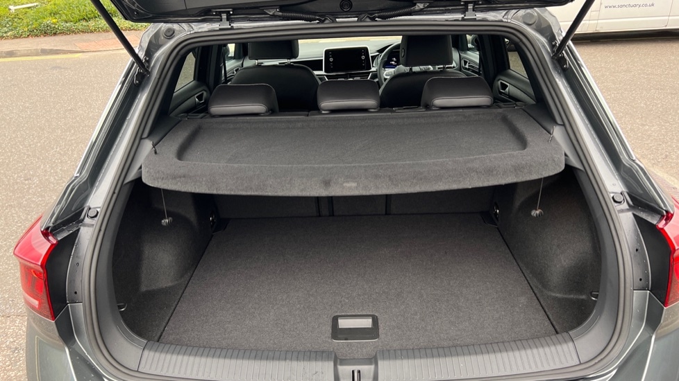 Used Volkswagen T-Roc 2025 for sale - 76501567: Photo 16