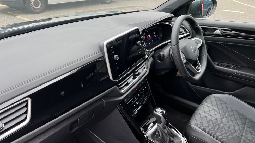 Used Volkswagen T-Roc 2025 for sale - 76501567: Photo 2