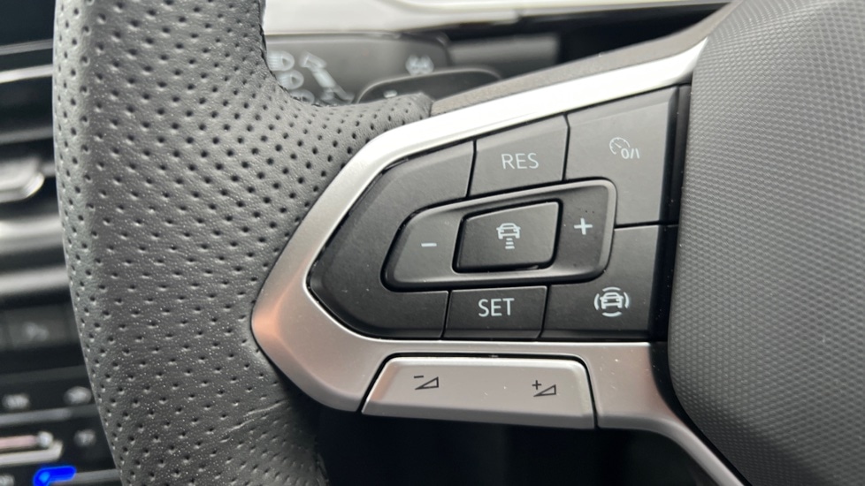 Used Volkswagen T-Roc 2025 for sale - 76501567: Photo 30