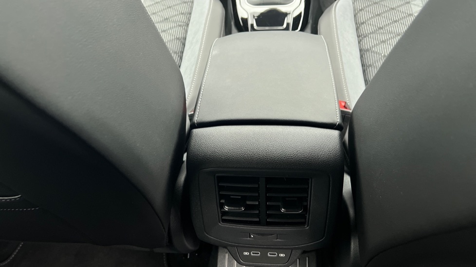 Used Volkswagen T-Roc 2025 for sale - 76501567: Photo 34