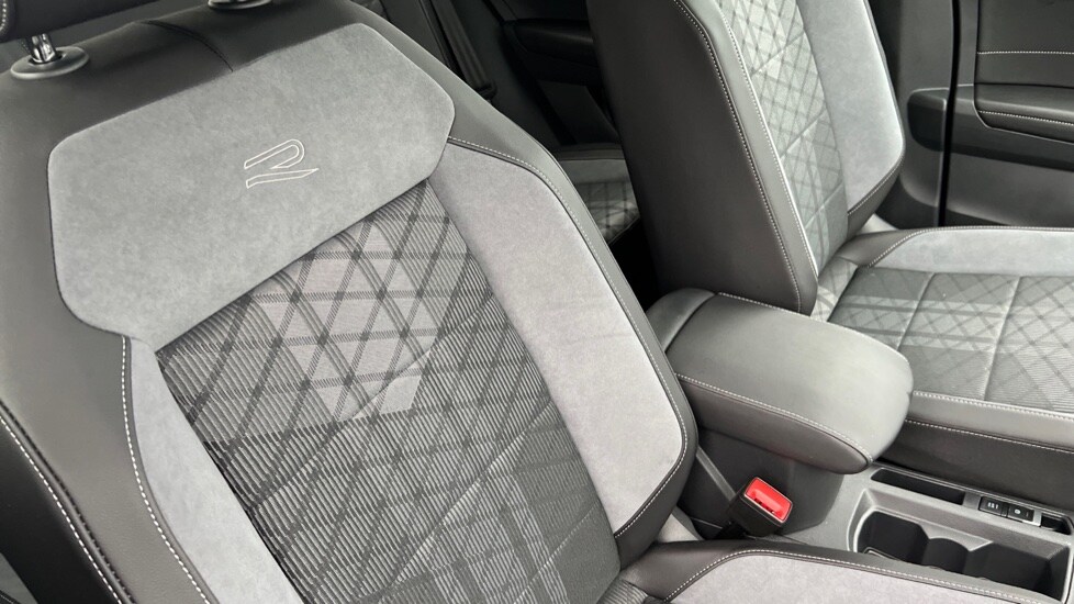 Used Volkswagen T-Roc 2025 for sale - 76501567: Photo 35