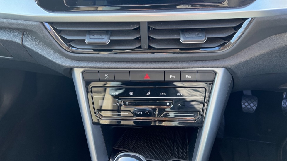 Used Volkswagen T-Roc 2023 for sale - 76870471: Photo 13