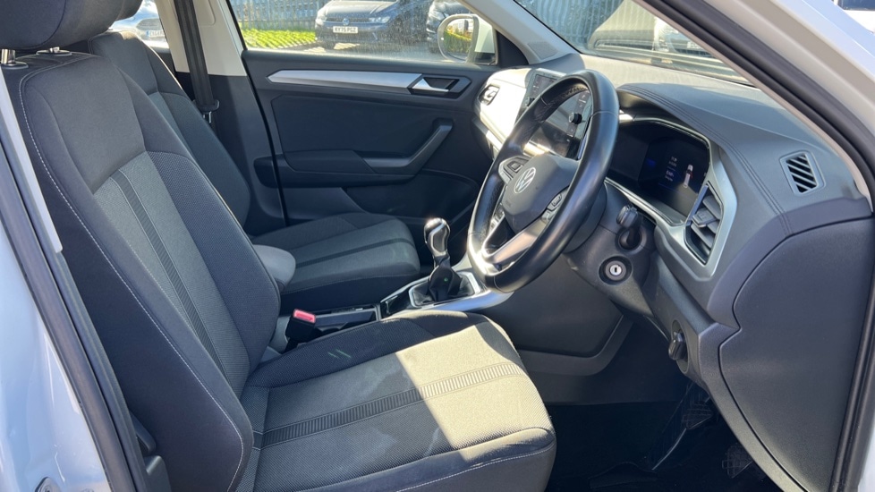 Used Volkswagen T-Roc 2023 for sale - 76870471: Photo 26