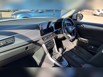 Used Volkswagen T-Roc 2023 for sale - 76870471: Photo