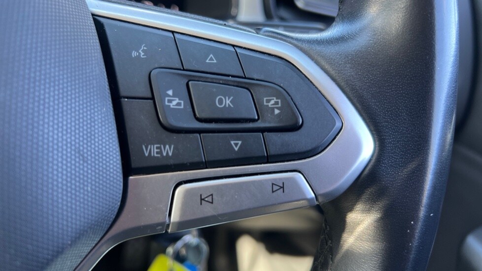 Used Volkswagen T-Roc 2023 for sale - 76870471: Photo 30