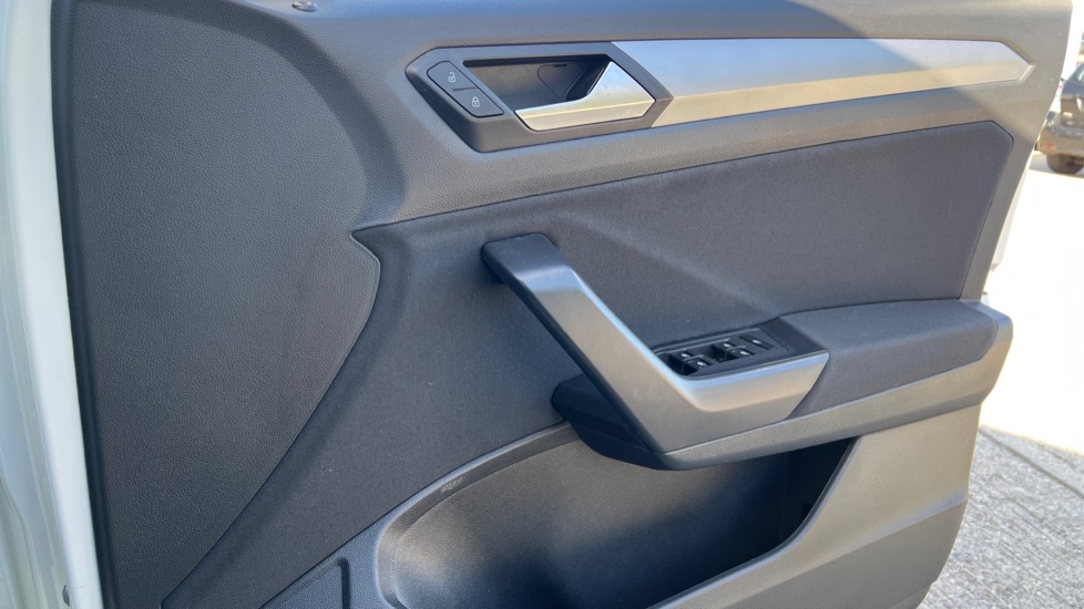 Used Volkswagen T-Roc 2023 for sale - 76870471: Photo 37