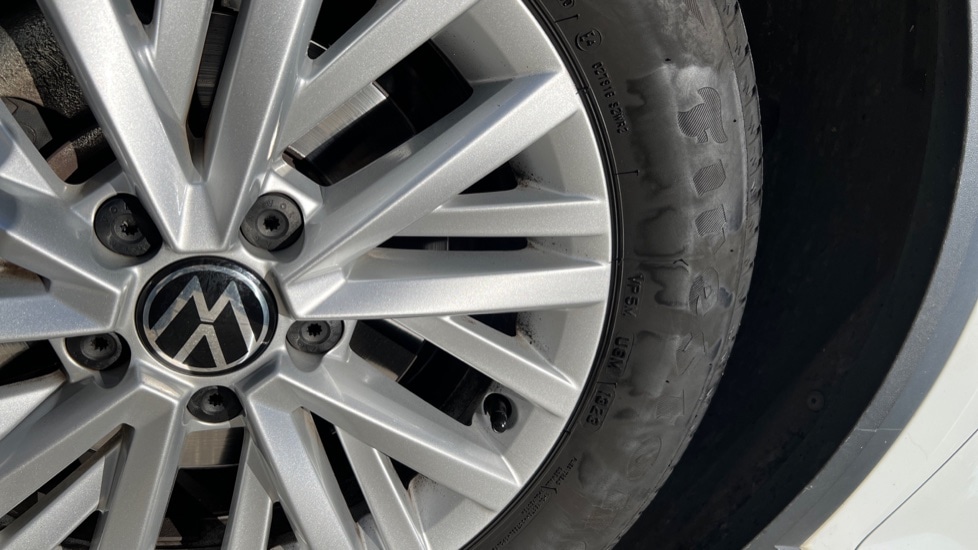 Used Volkswagen T-Roc 2023 for sale - 76870471: Photo 41