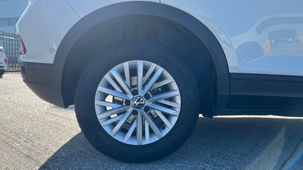 Used Volkswagen T-Roc 2023 for sale - 76870471: Photo 5