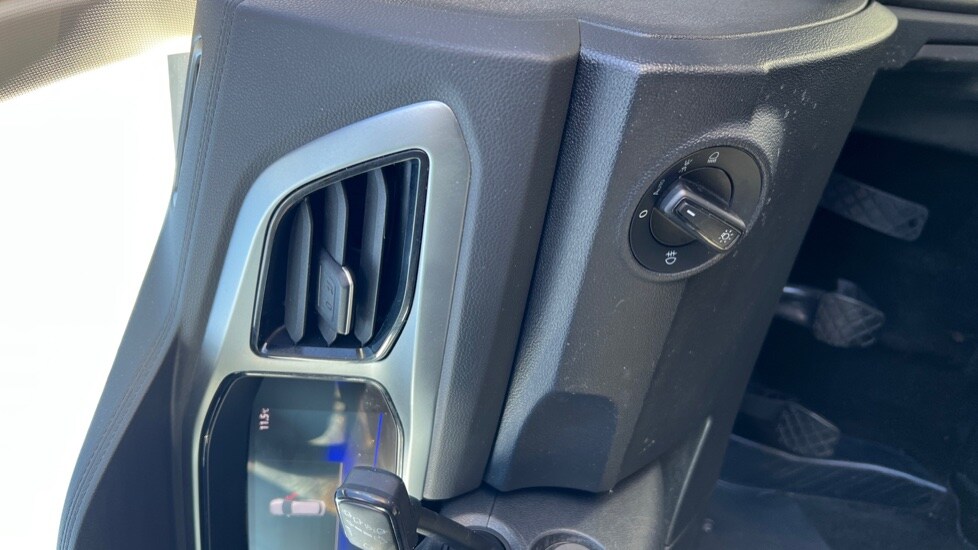 Used Volkswagen T-Roc 2023 for sale - 76870471: Photo 55