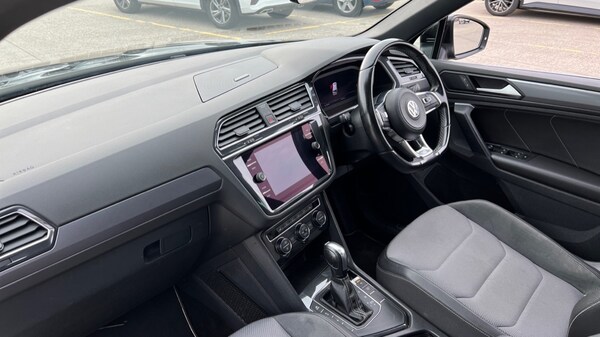 Used Volkswagen Tiguan 2019 for sale - 76203743: Photo 2
