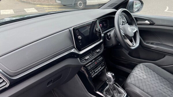 Used Volkswagen T-Cross 2024 for sale - 75618527: Photo 2