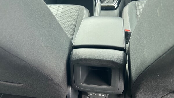 Used Volkswagen T-Cross 2024 for sale - 75618527: Photo 34